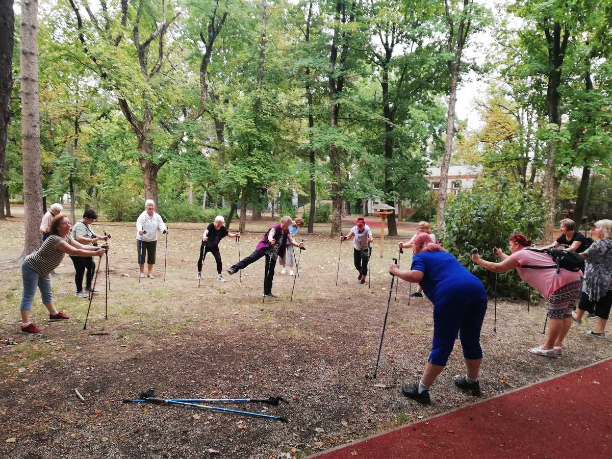Nordic walking közösségi mozgás Csongrádon
