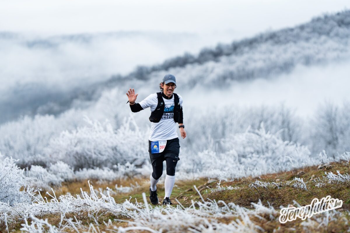 Ködben úszó csúcsok és saras ösvények – évzáró terepfutás a Nyúlcipőbolt Budai Trailen