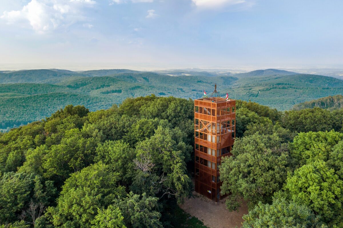 A Mecsek egy kincs, és ennek a koronagyémántja a Zengő és a Zengő-kilátó