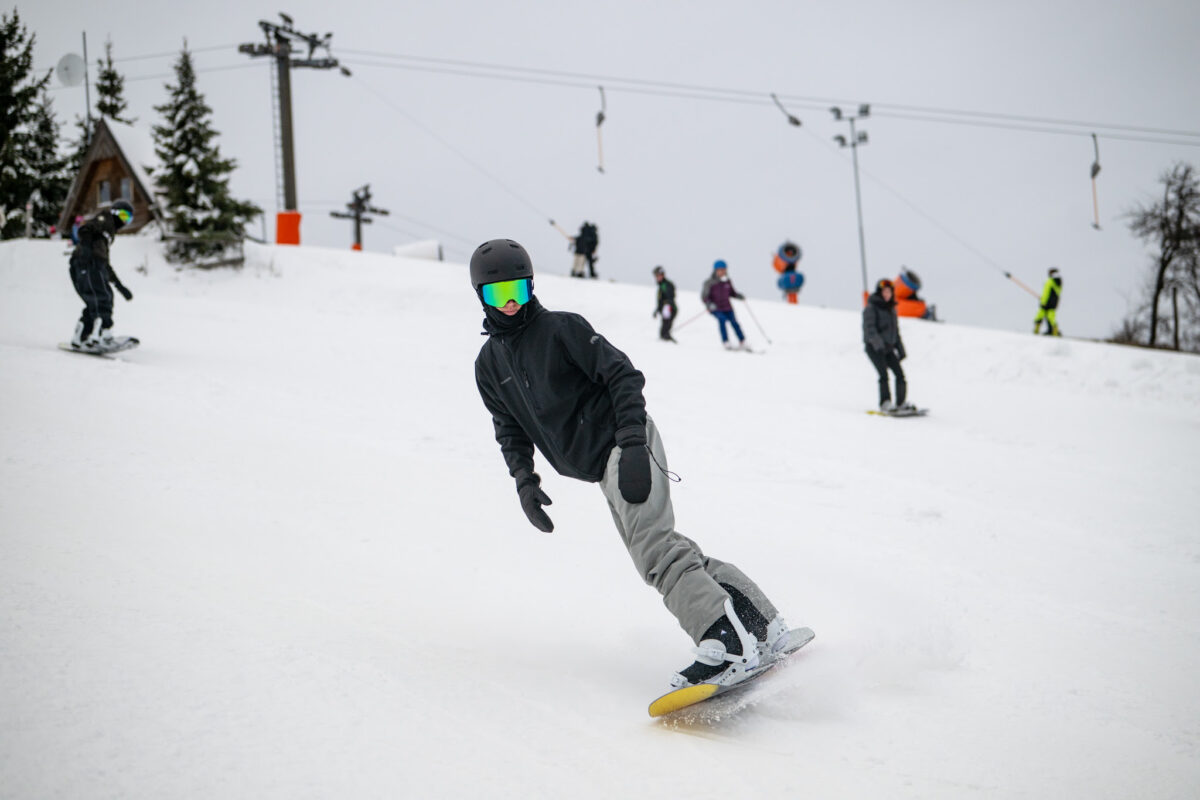 Sikeres szezonkezdet Mátraszentistvánon: a kiváló hóviszonyok meghozták a kedvet a hazai síeléshez